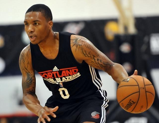 让对方防线 让对方防线