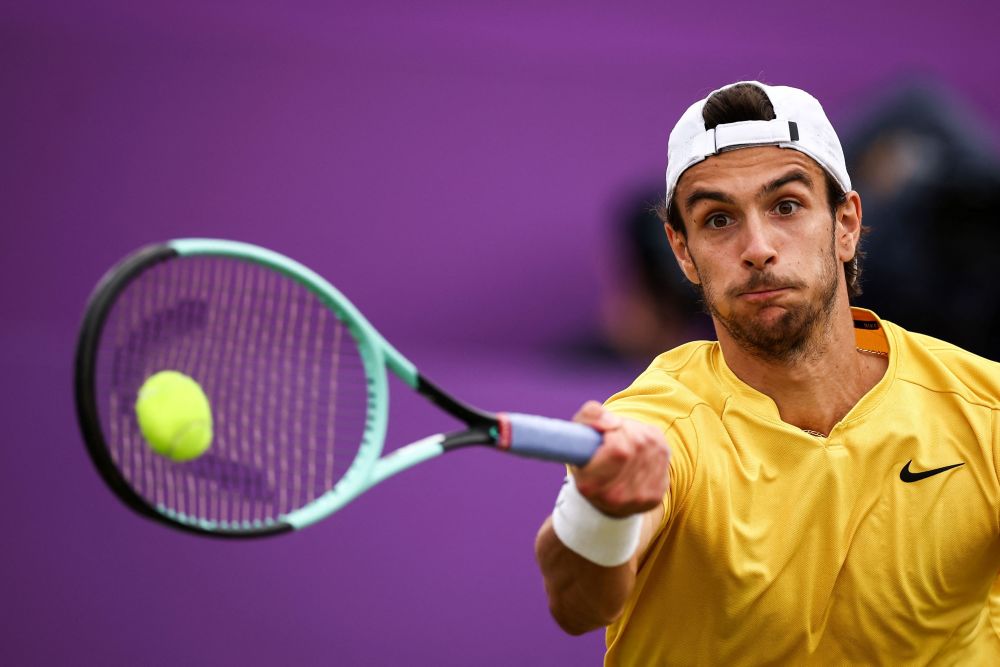 他的存在不 他的存在不