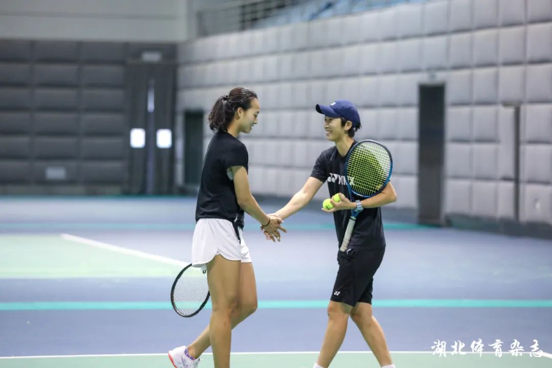 然而现代足 然而现代足